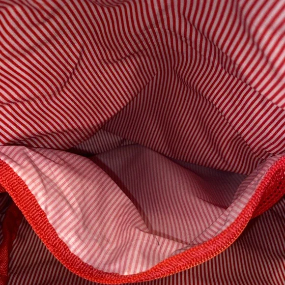 Herschel Supply Co. Gray Crossbody Sling Bag with Logo Patch Travel Chest Bag - Picture 5 of 10